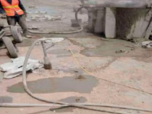 盐湖水泥混凝土路面板底注浆技术 路面脱空注浆整治方案